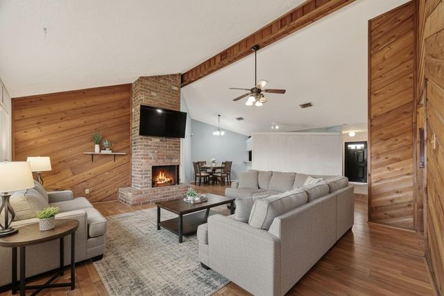 10135 Shell Rock Road, La Porte, TX 77571