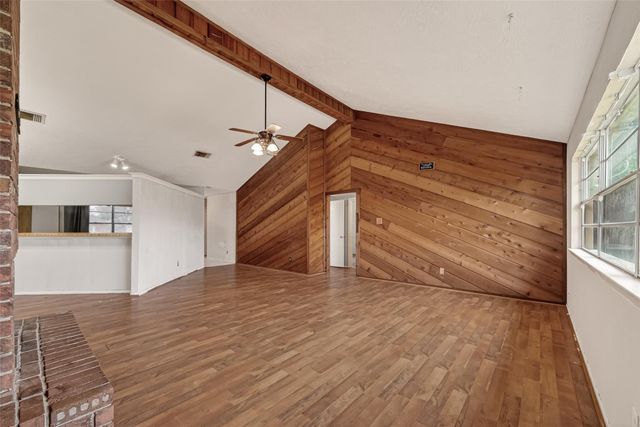 10135 Shell Rock Road, La Porte, TX 77571