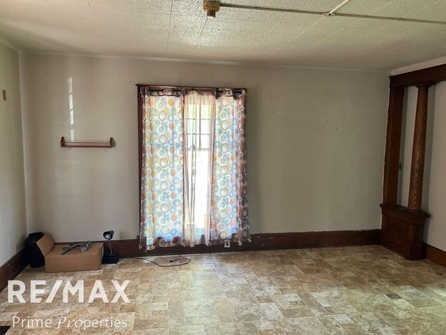 626 E 2nd Street, Flint, MI 48503