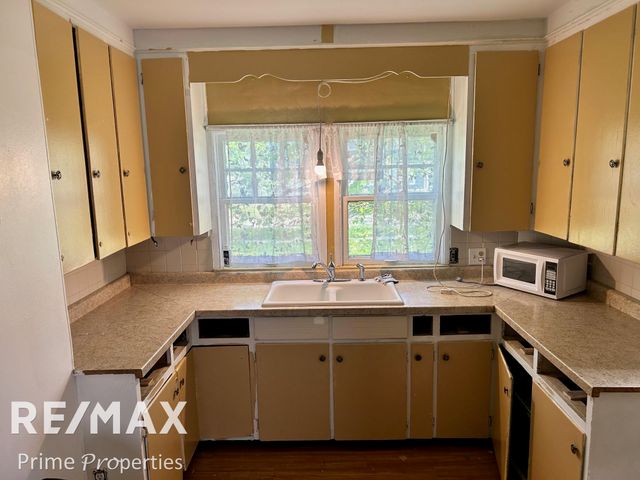 626 E 2nd Street, Flint, MI 48503