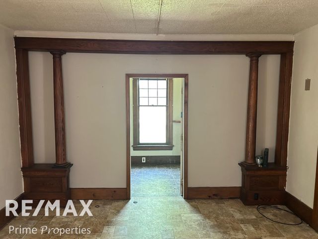 626 E 2nd Street, Flint, MI 48503