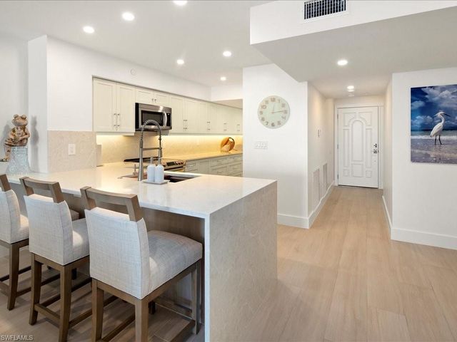 990 Cape Marco DR 307, Marco Island, FL 34145