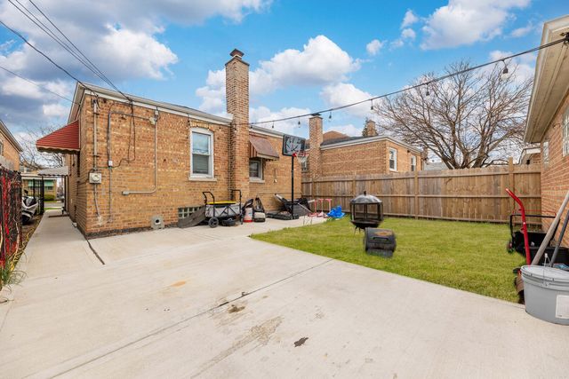 7124 S KEDZIE Avenue, Chicago, IL 60629