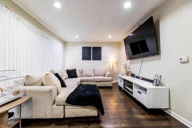 7124 S KEDZIE Avenue, Chicago, IL 60629