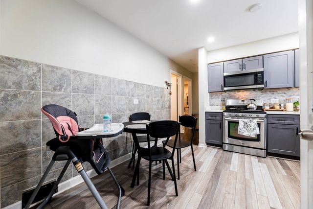 7124 S KEDZIE Avenue, Chicago, IL 60629