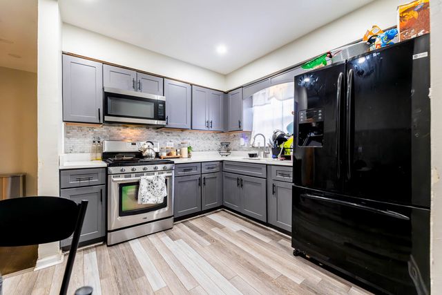 7124 S KEDZIE Avenue, Chicago, IL 60629