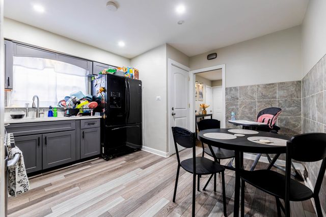 7124 S KEDZIE Avenue, Chicago, IL 60629