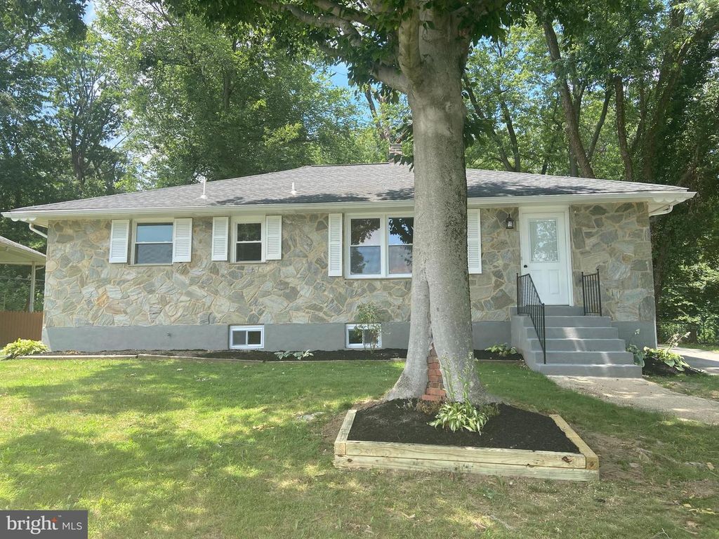 2755 CHINCHILLA DR, Wilmington, DE 19810