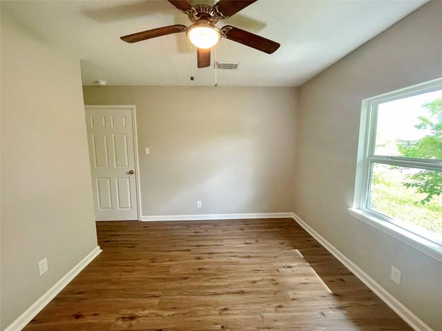 7634 Belbay Street, Houston, TX 77033