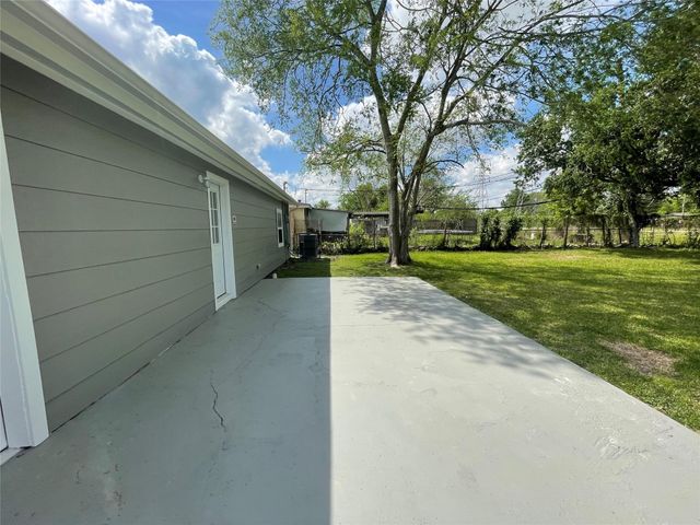 7634 Belbay Street, Houston, TX 77033