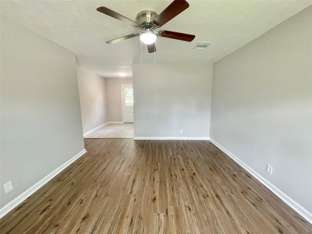 7634 Belbay Street, Houston, TX 77033