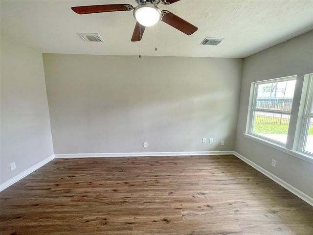 7634 Belbay Street, Houston, TX 77033