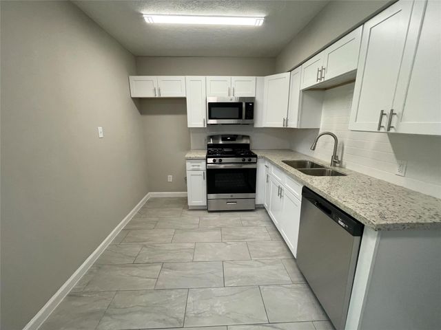 7634 Belbay Street, Houston, TX 77033