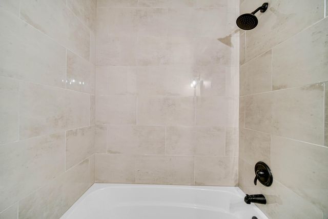 729 Imperial Road, Valparaiso, IN 46385