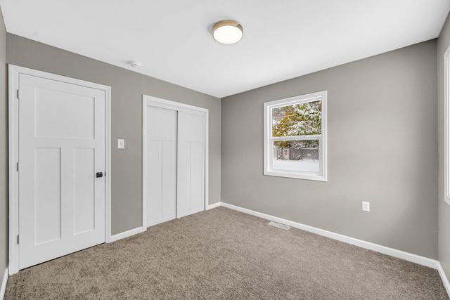 729 Imperial Road, Valparaiso, IN 46385