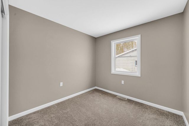 729 Imperial Road, Valparaiso, IN 46385