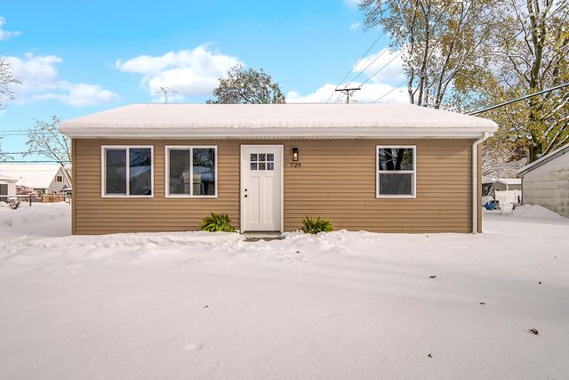 729 Imperial Road, Valparaiso, IN 46385