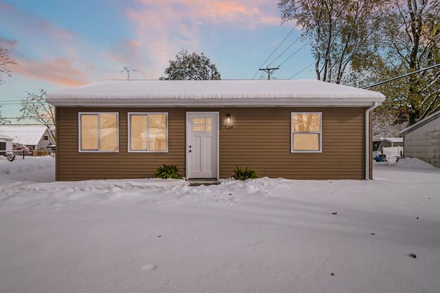 729 Imperial Road, Valparaiso, IN 46385