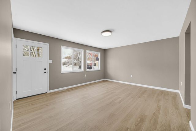 729 Imperial Road, Valparaiso, IN 46385