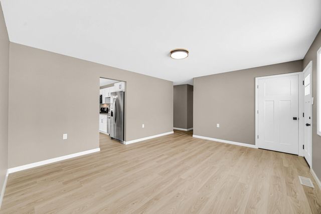 729 Imperial Road, Valparaiso, IN 46385