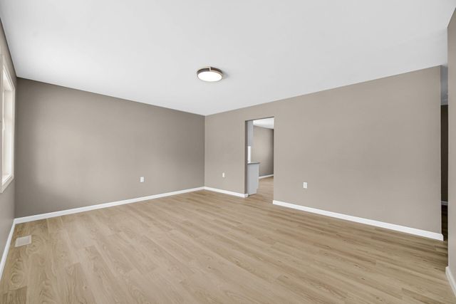 729 Imperial Road, Valparaiso, IN 46385