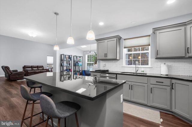 200 SIANNA CIR, Wernersville, PA 19565