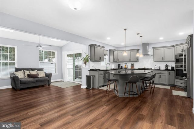 200 SIANNA CIR, Wernersville, PA 19565