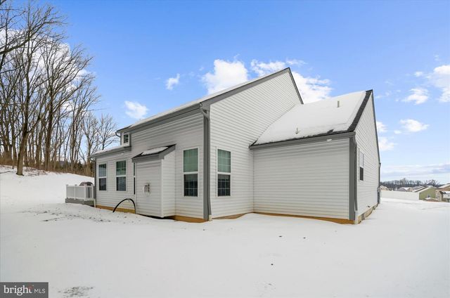 200 SIANNA CIR, Wernersville, PA 19565