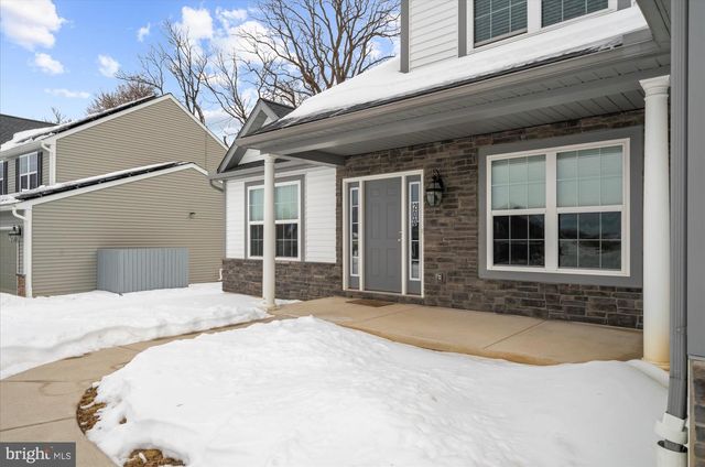 200 SIANNA CIR, Wernersville, PA 19565