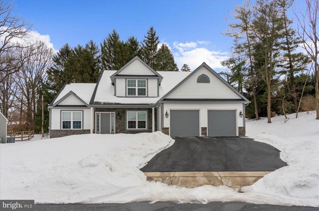 200 SIANNA CIR, Wernersville, PA 19565