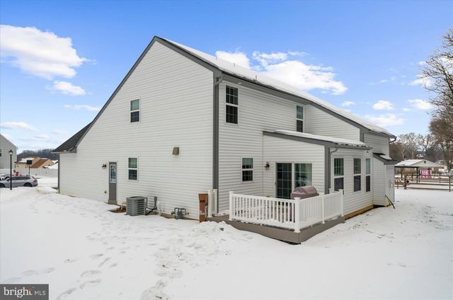 200 SIANNA CIR, Wernersville, PA 19565