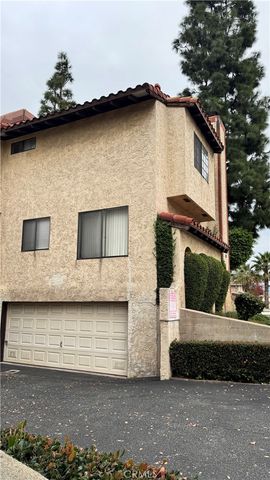 121 W 9th 25, Azusa, CA 91702