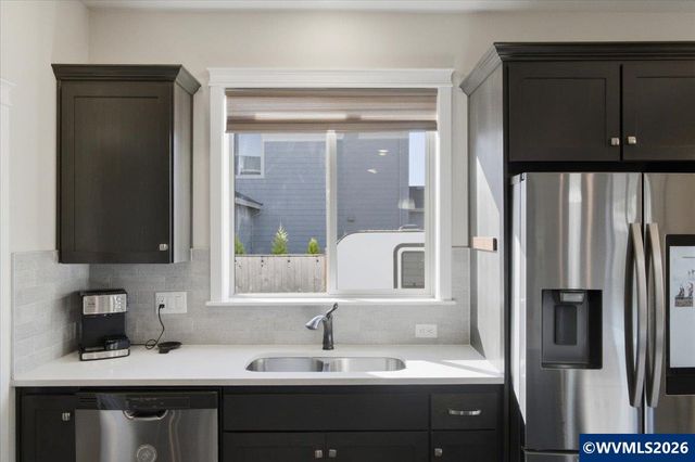 1473 Meadow Av, Silverton, OR 97381