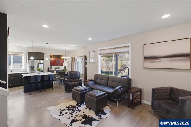 1473 Meadow Av, Silverton, OR 97381