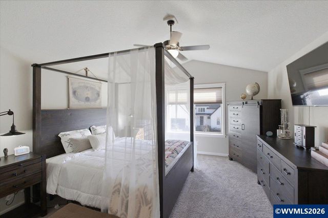 1473 Meadow Av, Silverton, OR 97381