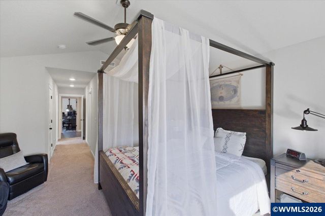 1473 Meadow Av, Silverton, OR 97381