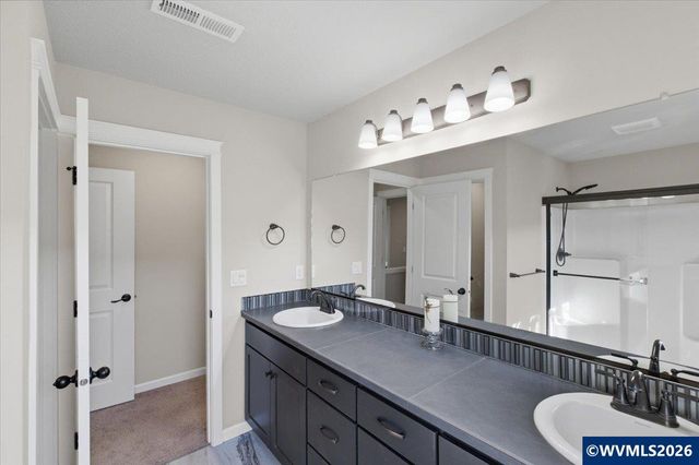 1473 Meadow Av, Silverton, OR 97381