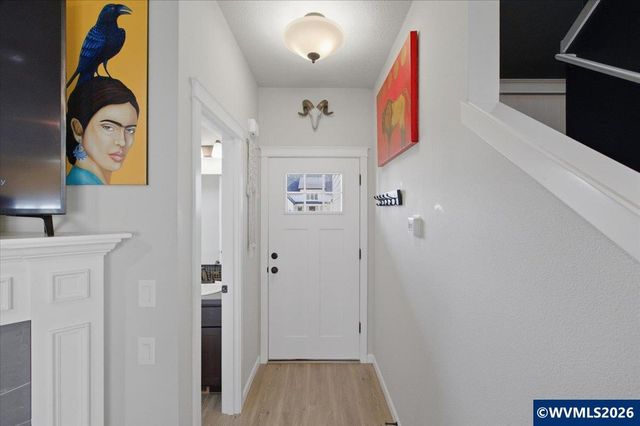 1473 Meadow Av, Silverton, OR 97381