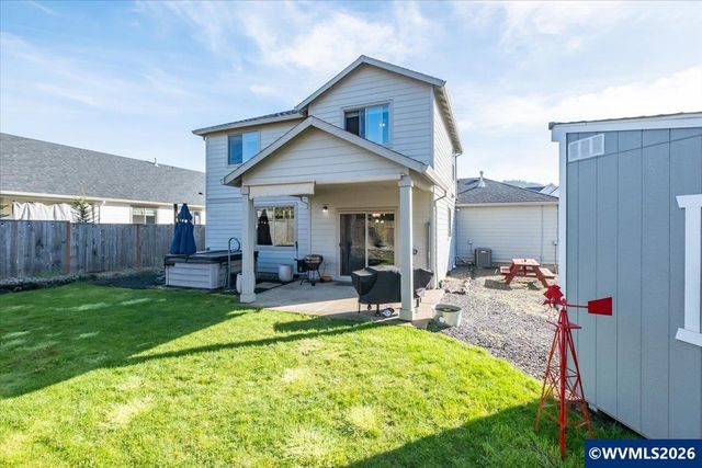 1473 Meadow Av, Silverton, OR 97381