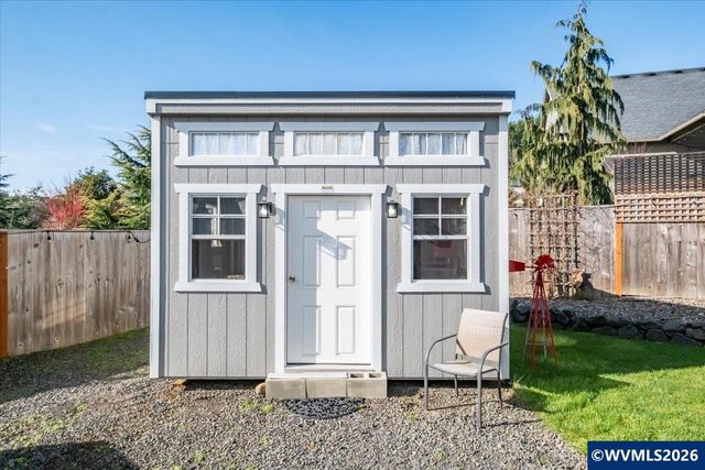 1473 Meadow Av, Silverton, OR 97381