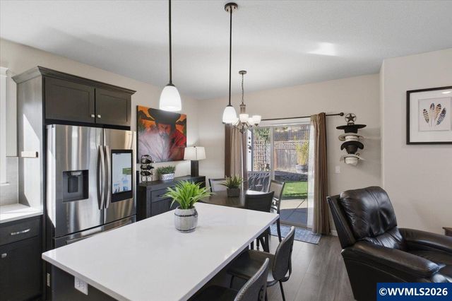 1473 Meadow Av, Silverton, OR 97381