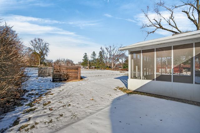 1605 Ashworth Road, West Des Moines, IA 50265