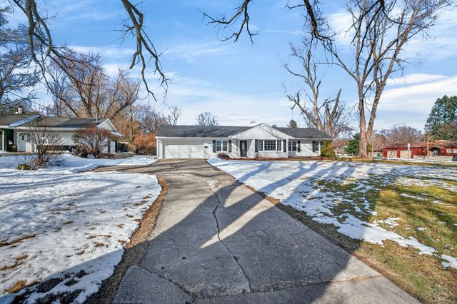 1605 Ashworth Road, West Des Moines, IA 50265