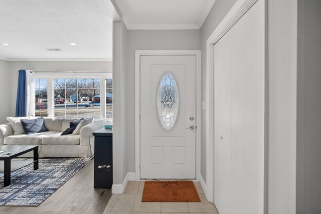 1605 Ashworth Road, West Des Moines, IA 50265