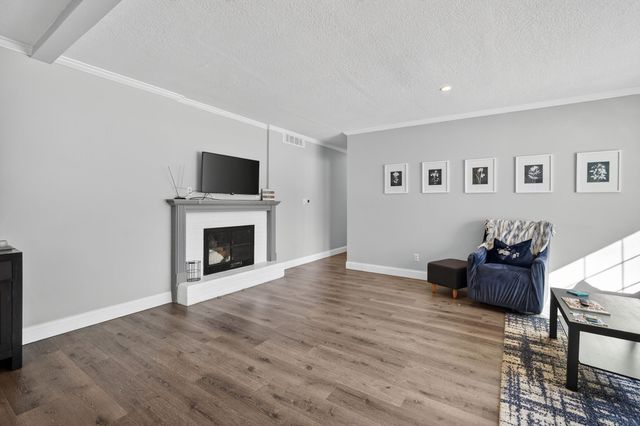 1605 Ashworth Road, West Des Moines, IA 50265