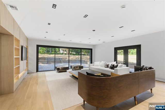 60x Brookside Drive, Upper Saddle River, NJ 07458