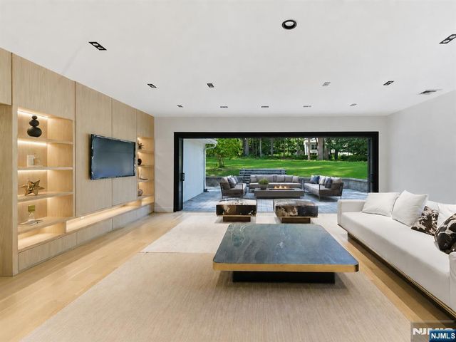 60x Brookside Drive, Upper Saddle River, NJ 07458