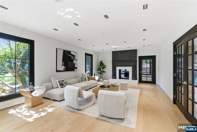 60x Brookside Drive, Upper Saddle River, NJ 07458