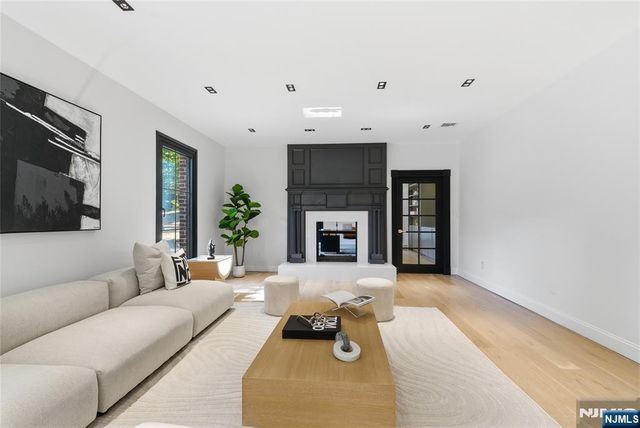 60x Brookside Drive, Upper Saddle River, NJ 07458