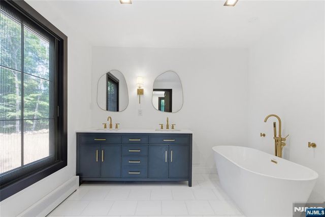 60x Brookside Drive, Upper Saddle River, NJ 07458